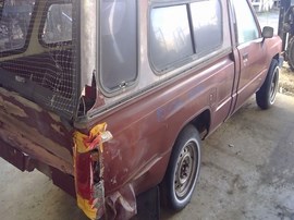 1985 TOYOTA TRUCK,RED, STD CAB, 2.4L, MT, 2WD, Z25964